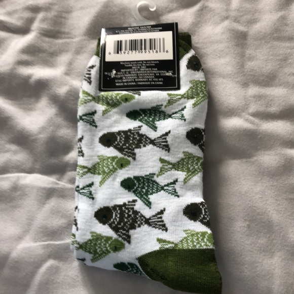 Men’s socks lots of fish fishermen  6 - 12.  NEW - Picture 2 of 2